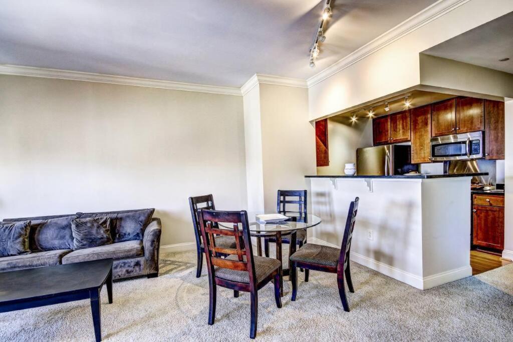 Chase Penthouse At 39 West Baltimore Inner Harbor Convention Center Free Indoor Parking One And Two Bedrooms Eksteriør billede