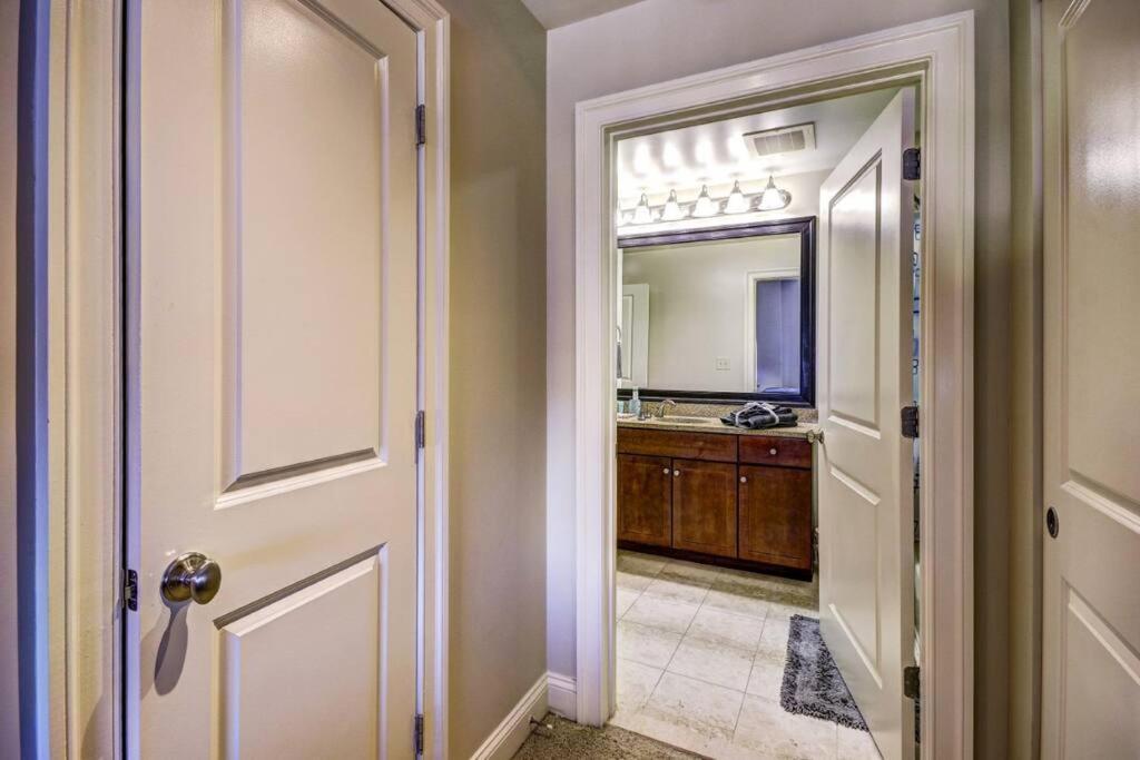 Chase Penthouse At 39 West Baltimore Inner Harbor Convention Center Free Indoor Parking One And Two Bedrooms Eksteriør billede