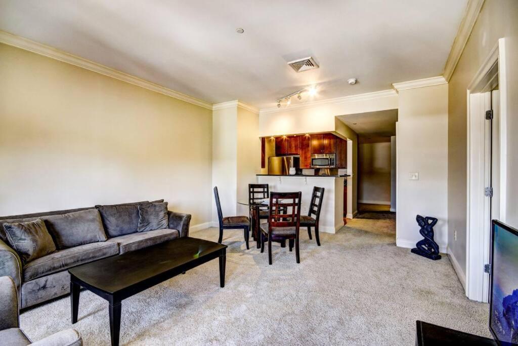 Chase Penthouse At 39 West Baltimore Inner Harbor Convention Center Free Indoor Parking One And Two Bedrooms Eksteriør billede