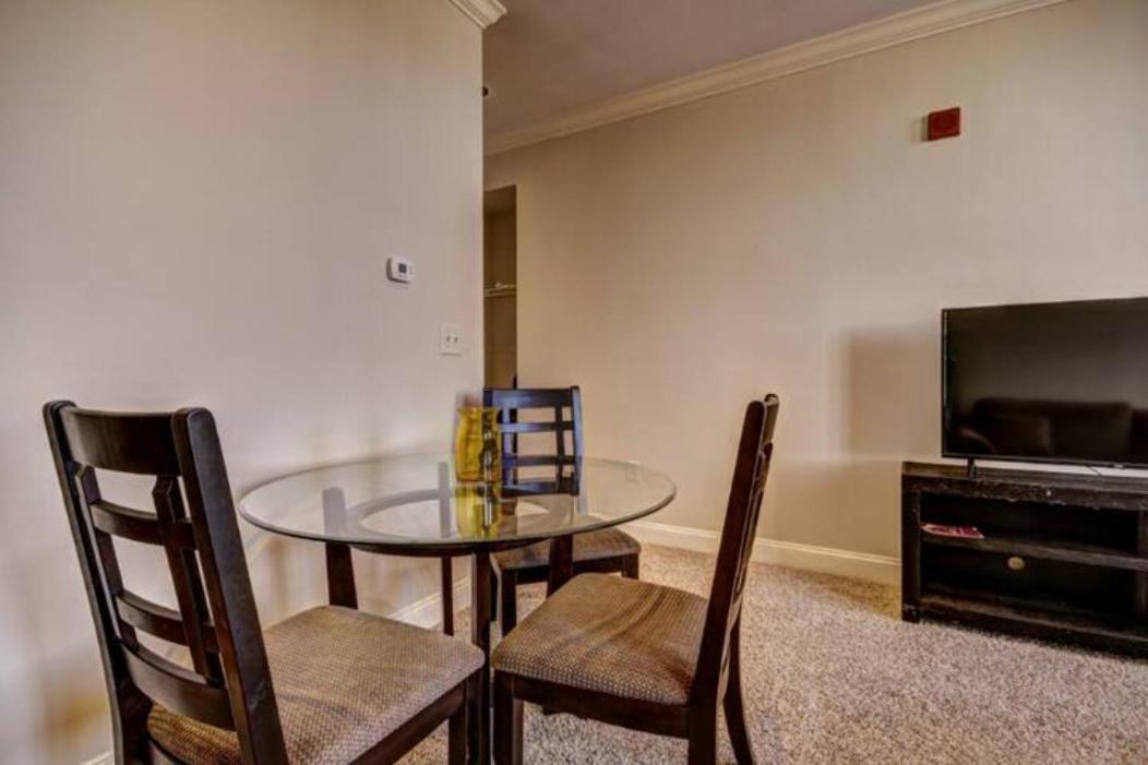 Chase Penthouse At 39 West Baltimore Inner Harbor Convention Center Free Indoor Parking One And Two Bedrooms Eksteriør billede